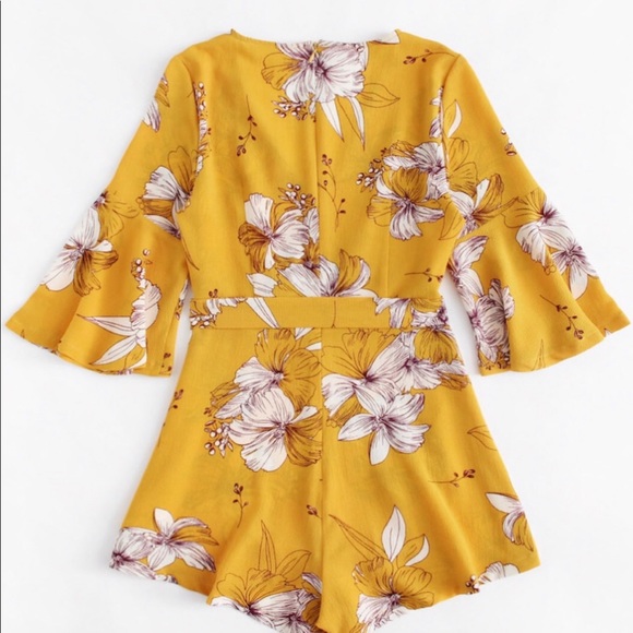 ROMPER FLUTED SLEEVE FLORAL PRINT - Picture 6 of 8